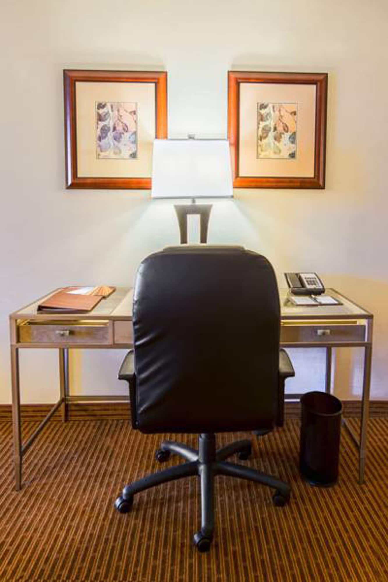 Hotel Doubletree By Hilton Philadelphia Airport Extérieur photo