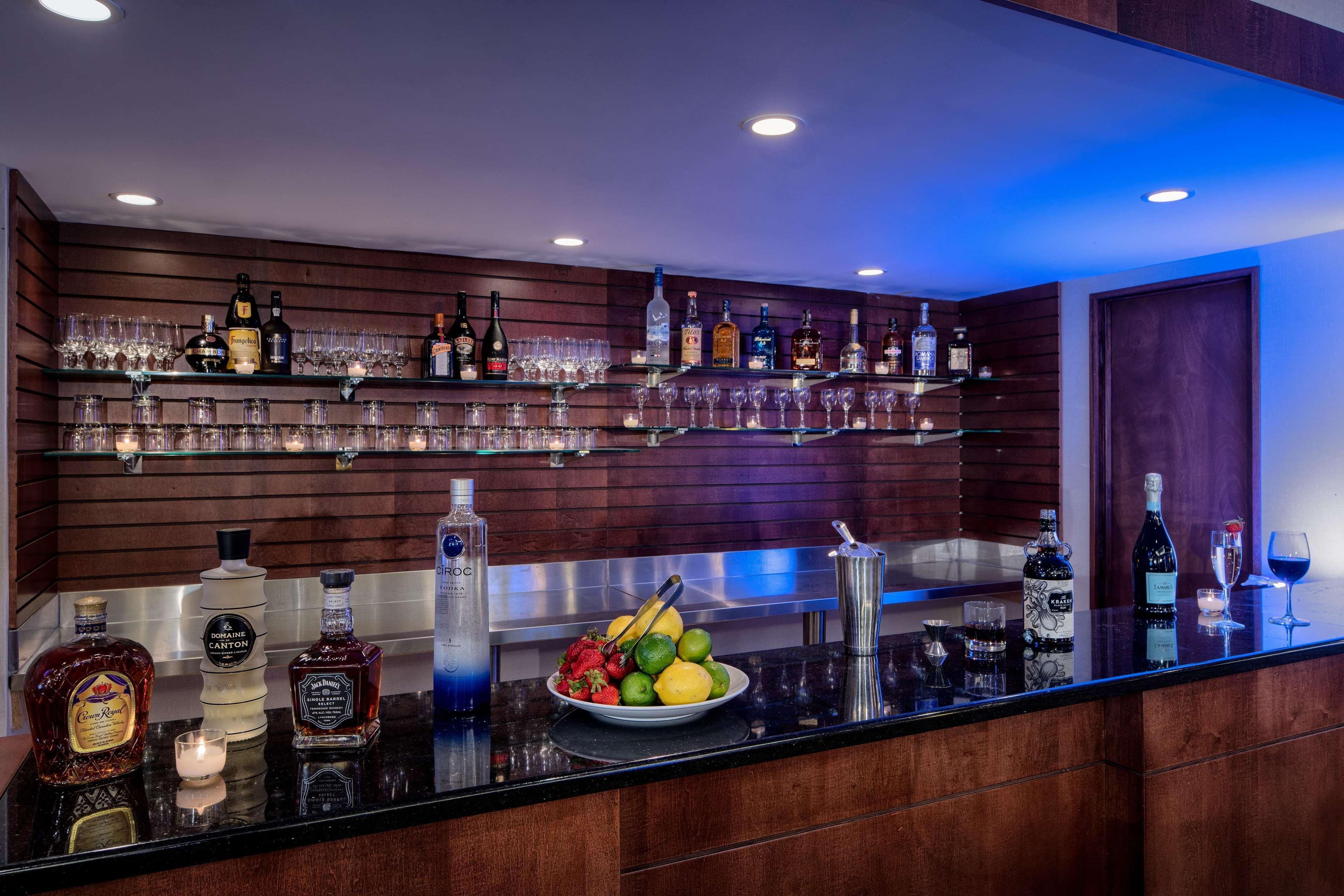 Hotel Doubletree By Hilton Philadelphia Airport Extérieur photo
