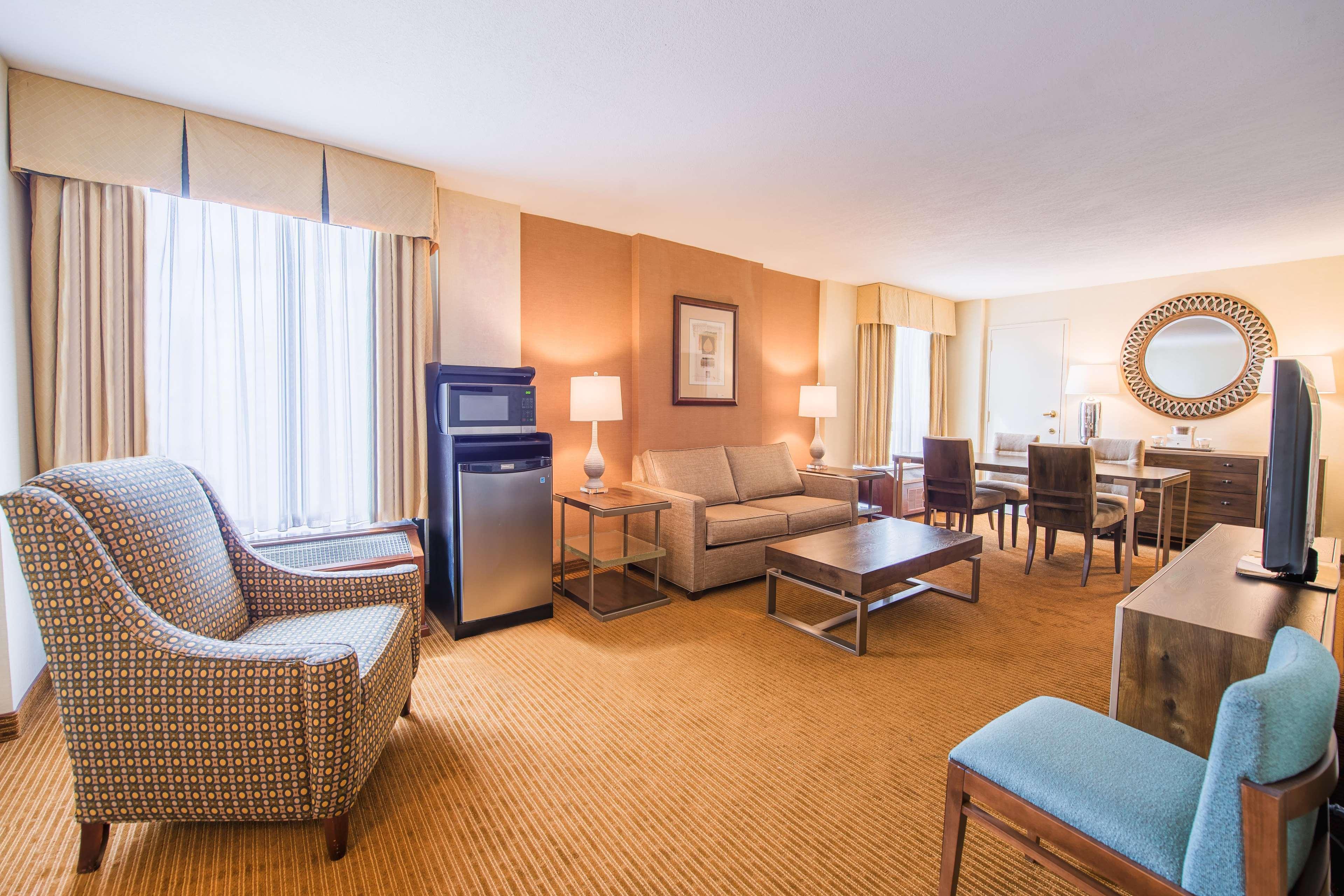 Hotel Doubletree By Hilton Philadelphia Airport Extérieur photo