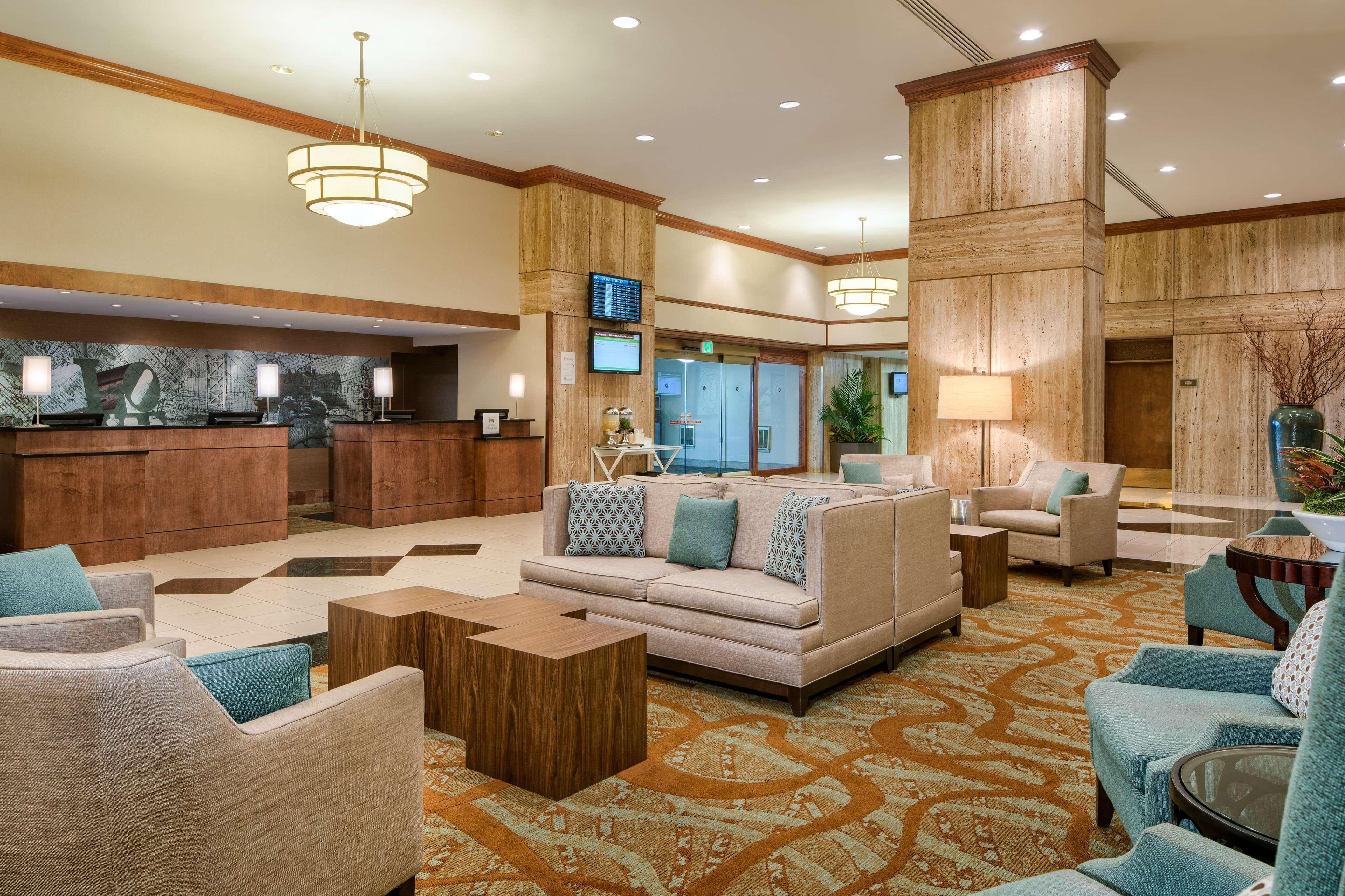 Hotel Doubletree By Hilton Philadelphia Airport Extérieur photo