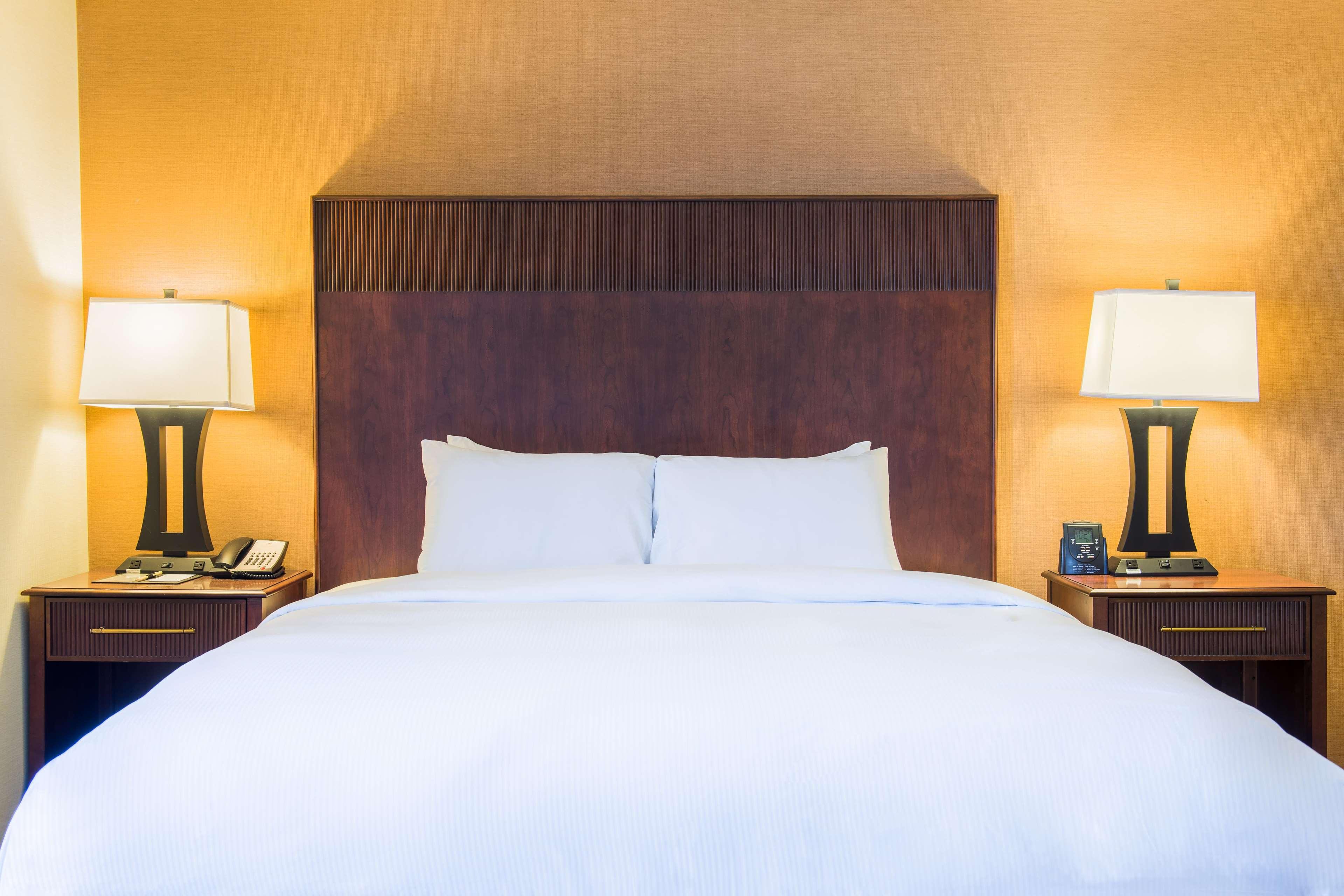 Hotel Doubletree By Hilton Philadelphia Airport Extérieur photo