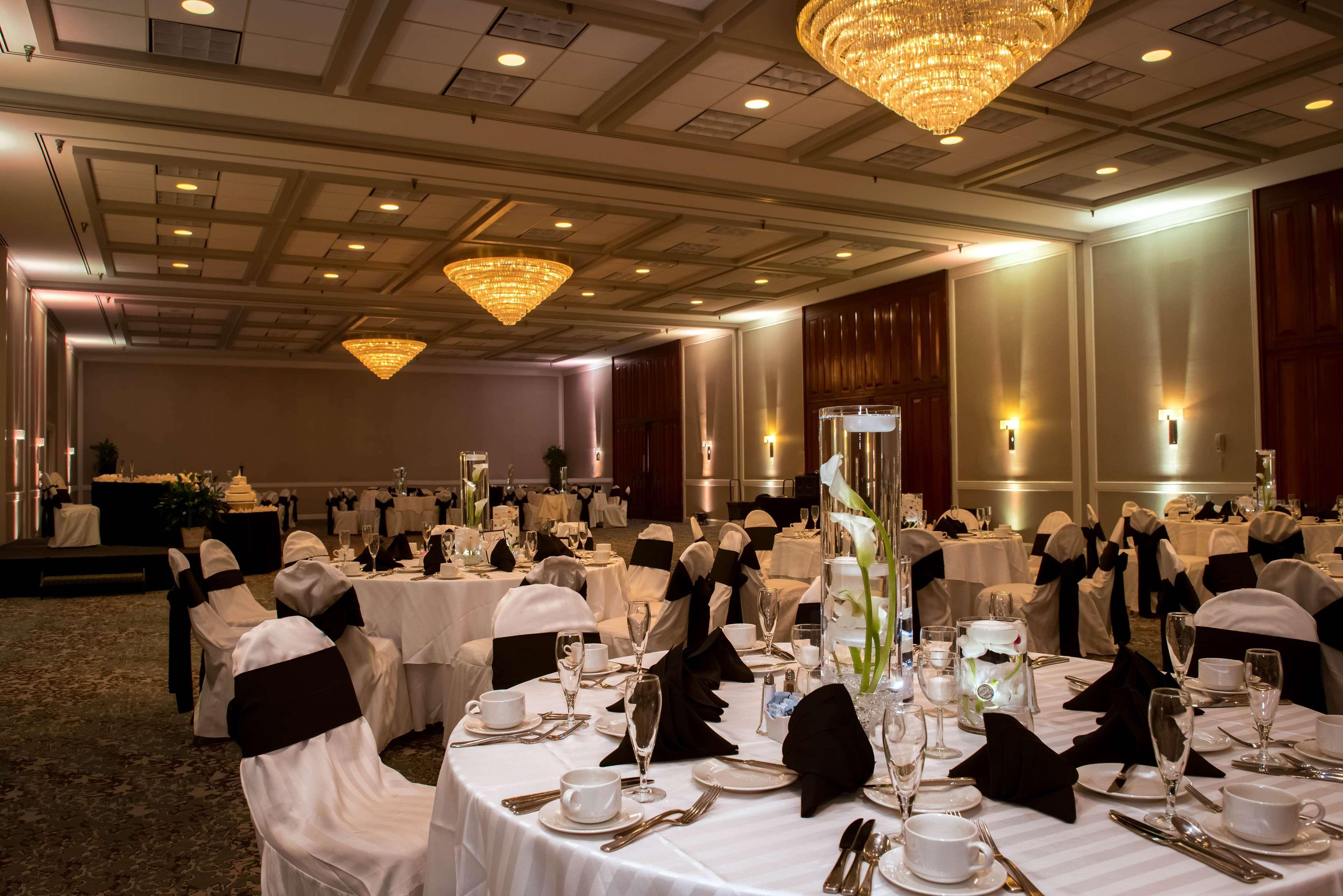 Hotel Doubletree By Hilton Philadelphia Airport Extérieur photo