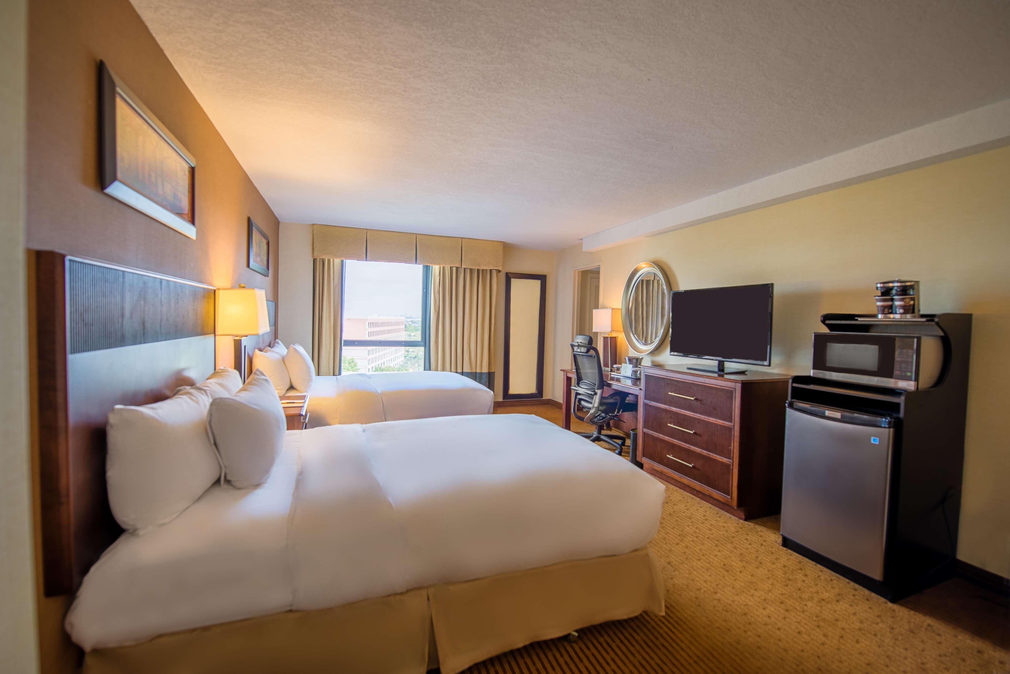 Hotel Doubletree By Hilton Philadelphia Airport Extérieur photo