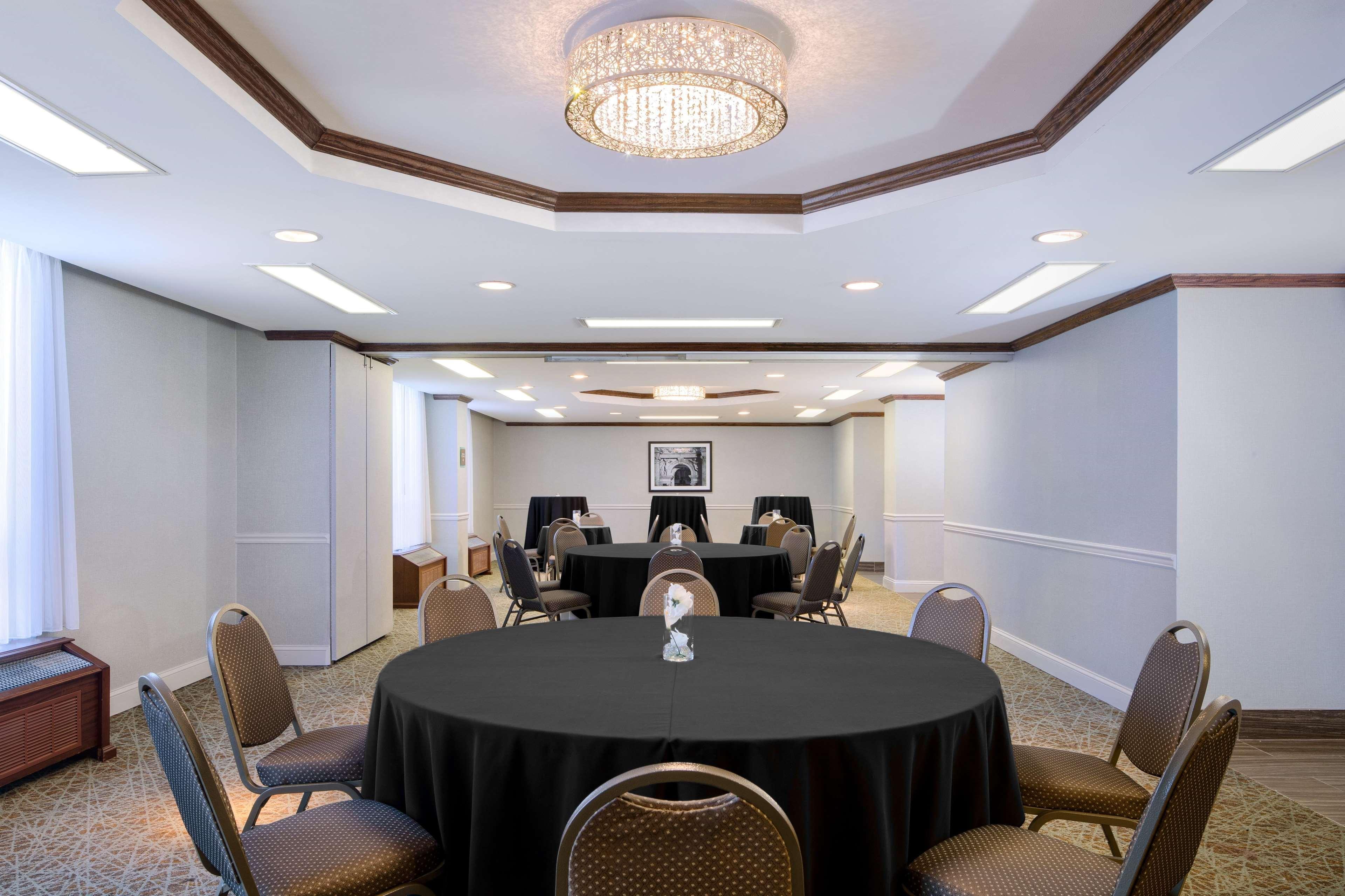 Hotel Doubletree By Hilton Philadelphia Airport Extérieur photo
