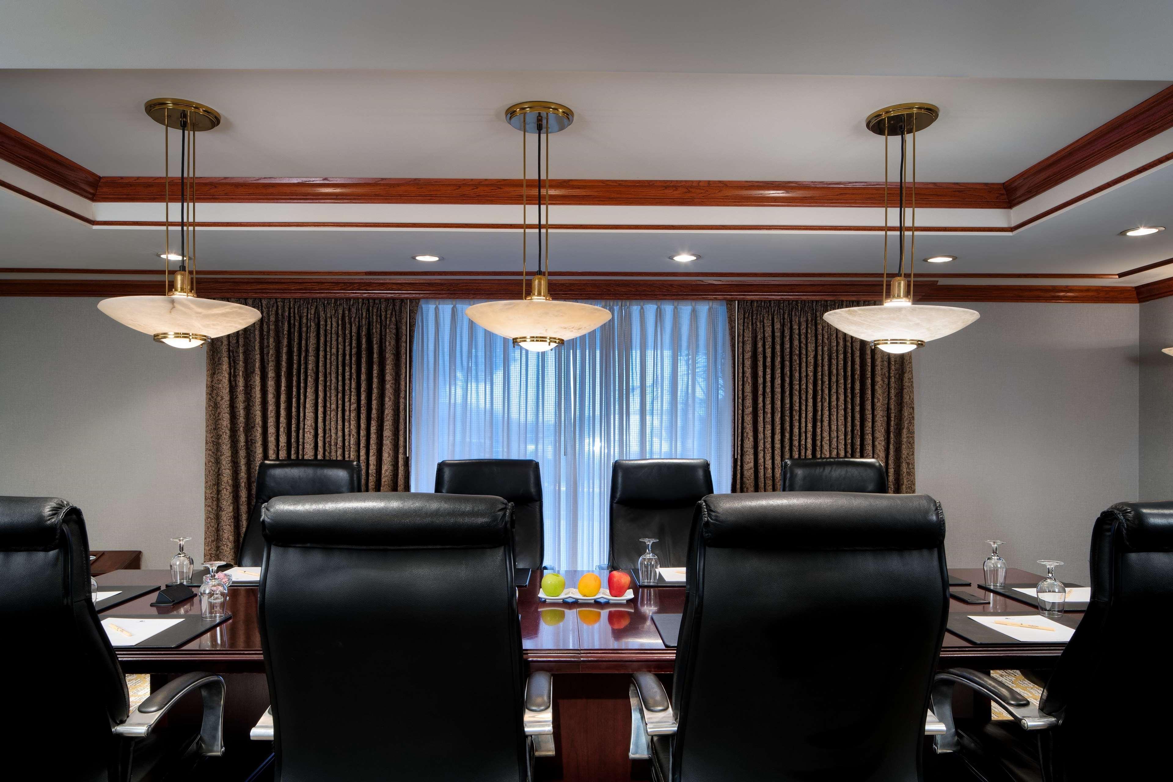 Hotel Doubletree By Hilton Philadelphia Airport Extérieur photo