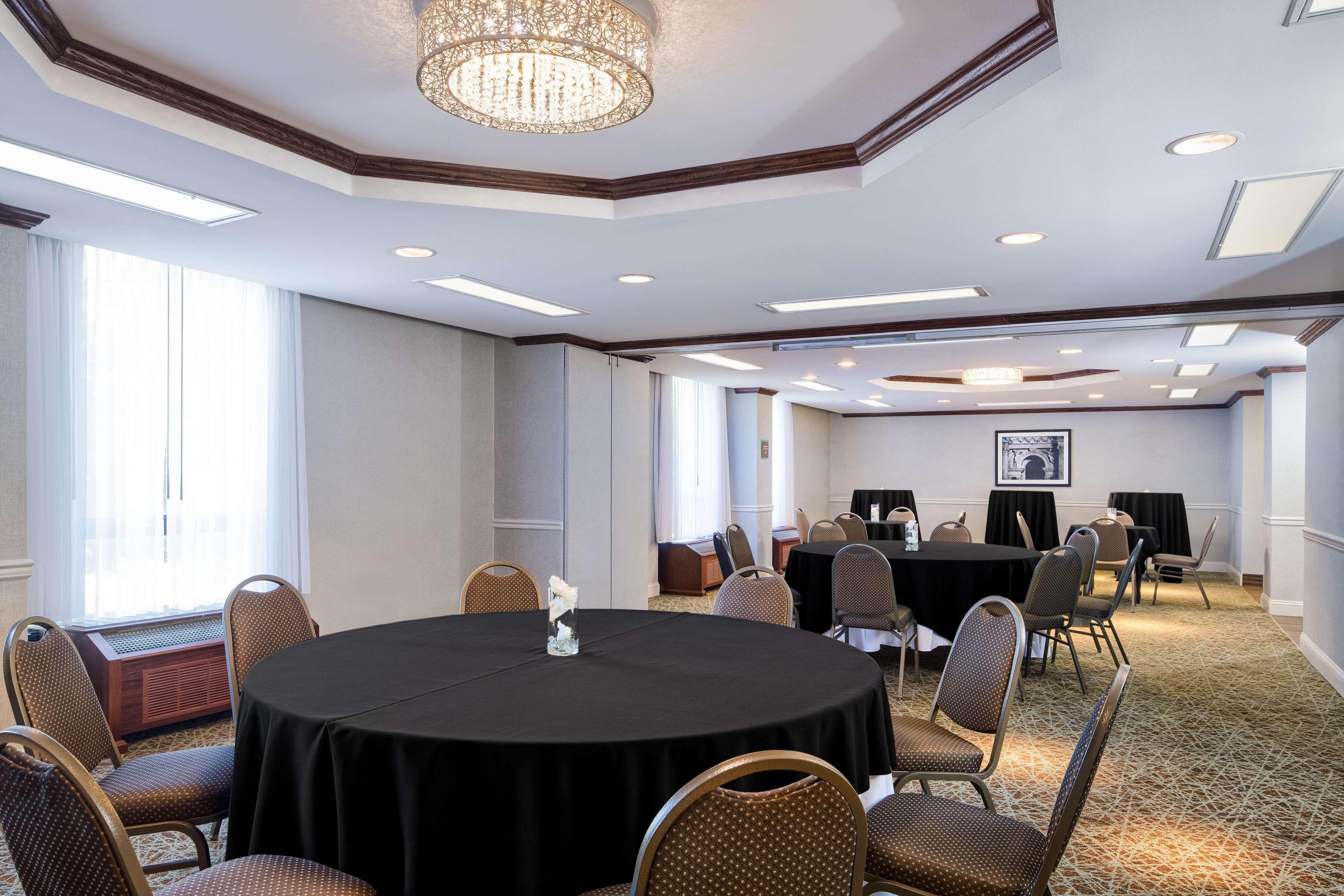Hotel Doubletree By Hilton Philadelphia Airport Extérieur photo
