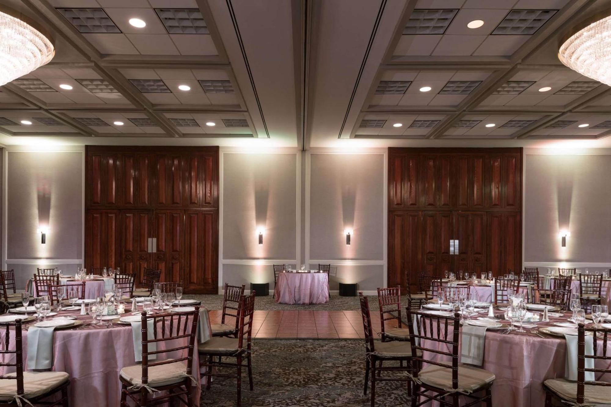 Hotel Doubletree By Hilton Philadelphia Airport Extérieur photo