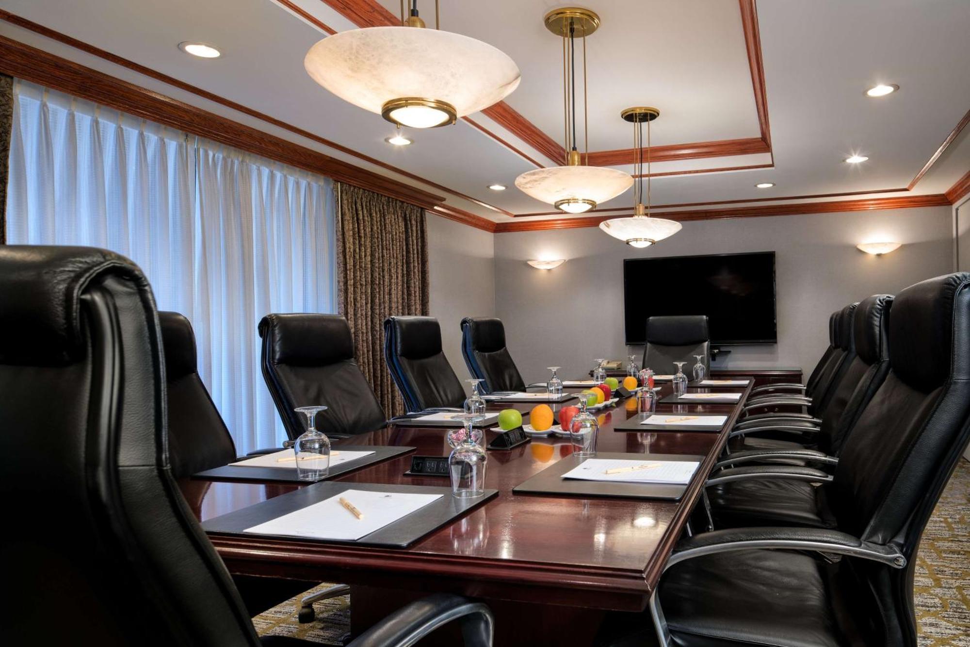 Hotel Doubletree By Hilton Philadelphia Airport Extérieur photo
