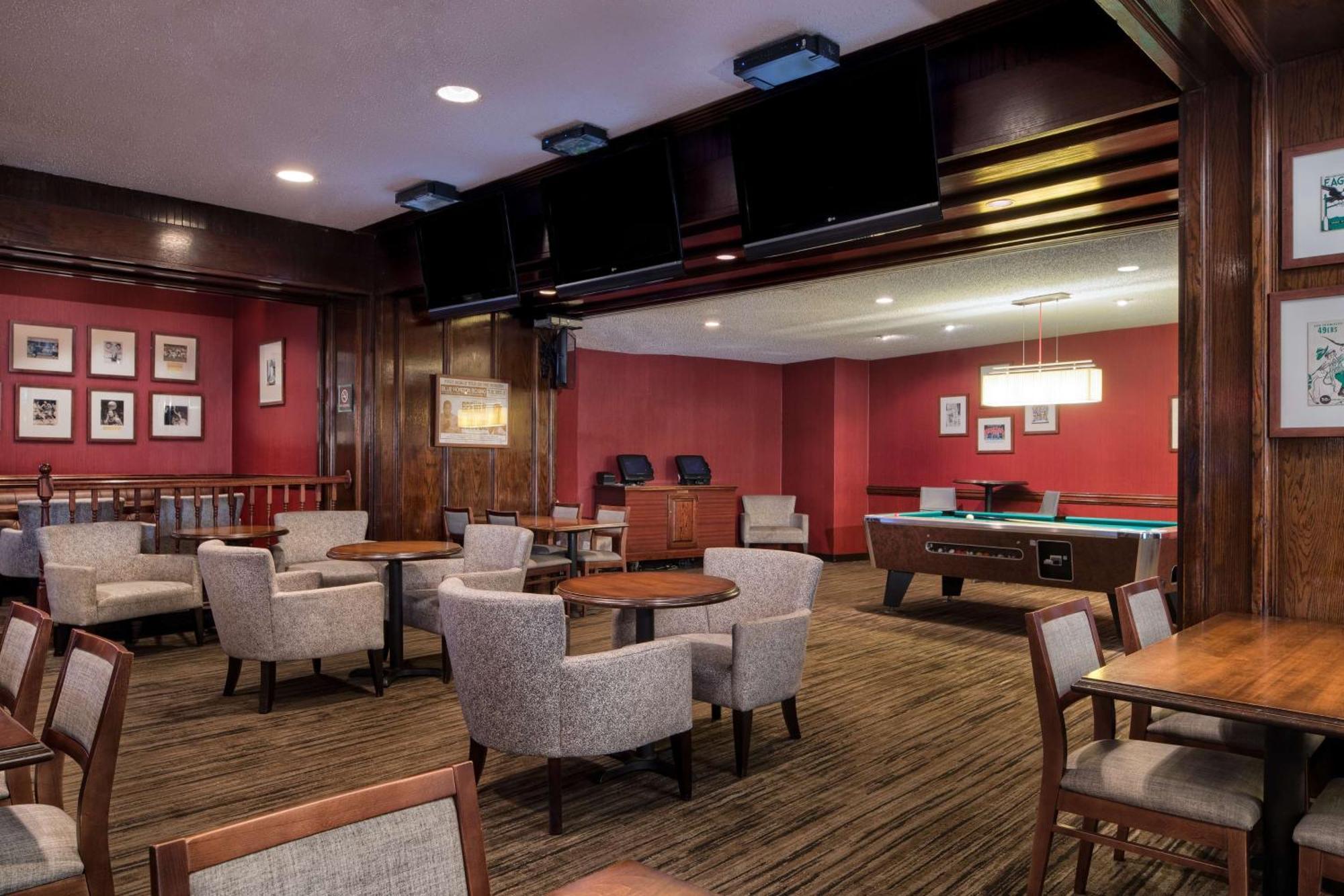 Hotel Doubletree By Hilton Philadelphia Airport Extérieur photo