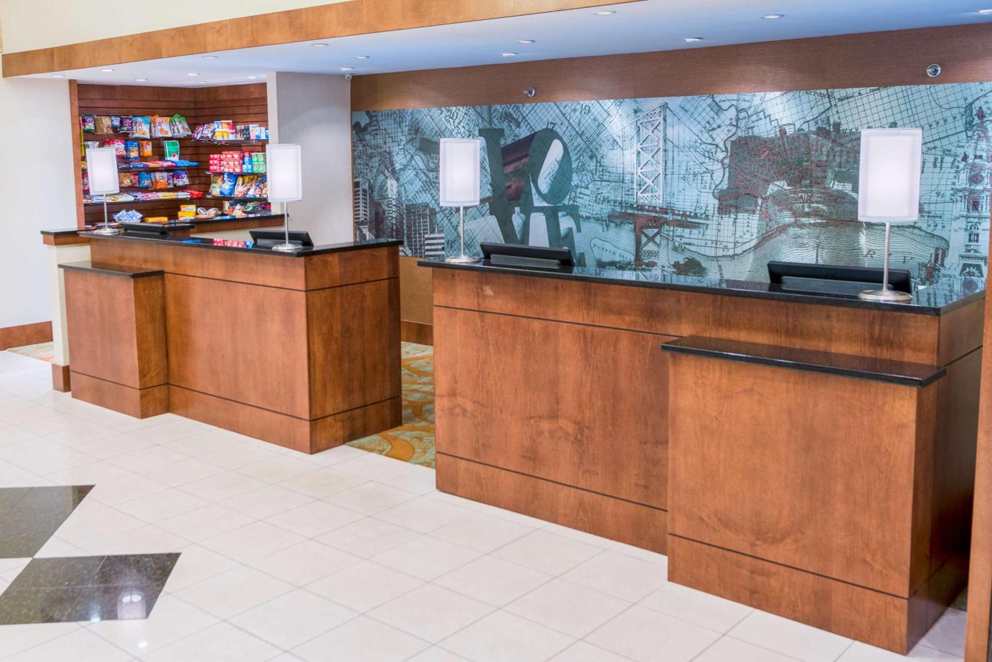 Hotel Doubletree By Hilton Philadelphia Airport Extérieur photo